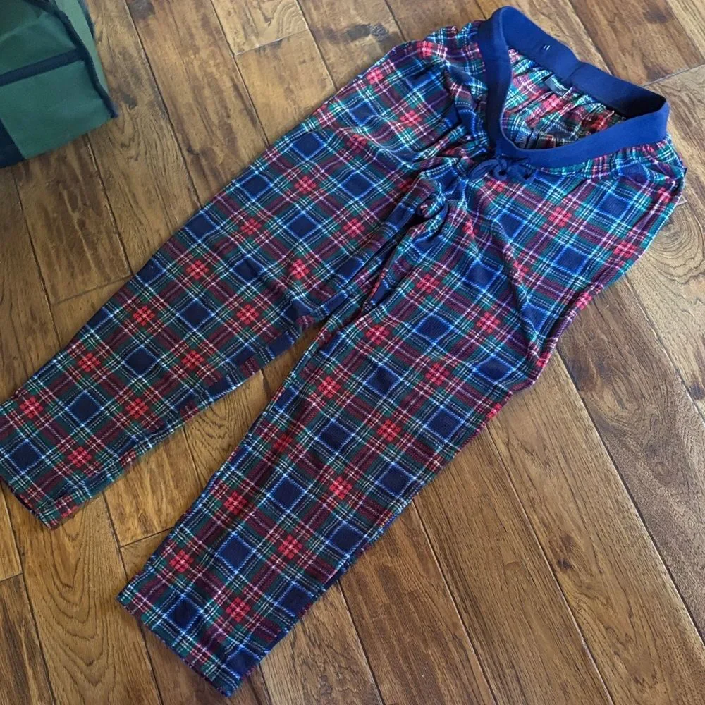 Eddie Bauer Red Plaid Reindeer Pajama Set - Picture 7 of 10
